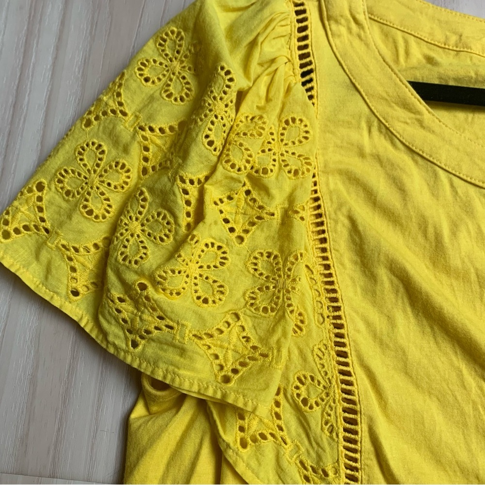 EUC Banana Republic XL tee eyelet
